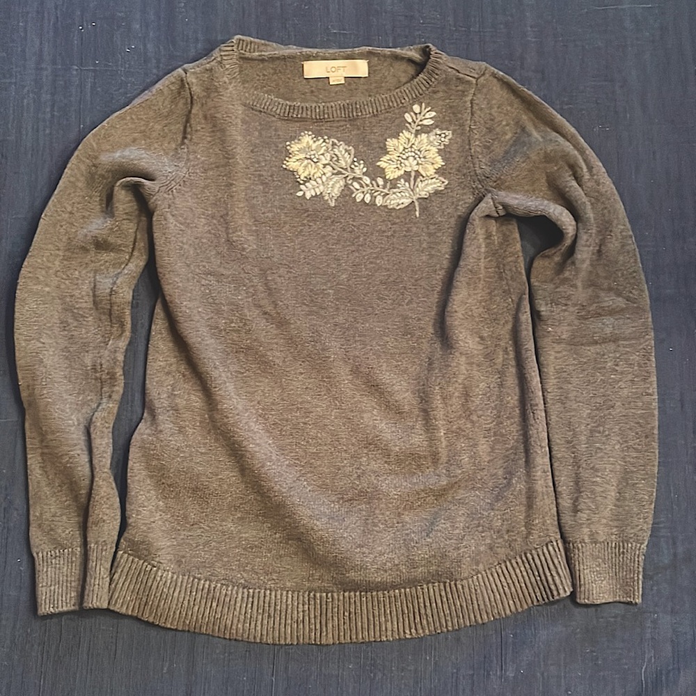 Loft XS Gray embroidered floral sweater EUC 100% Cotton